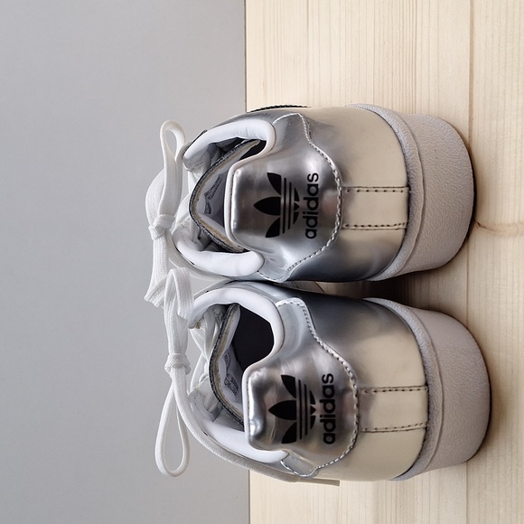 #ADN Womens silver metallic sz US 7.5 adidas superstar lace up sneaker - Picture 3 of 14